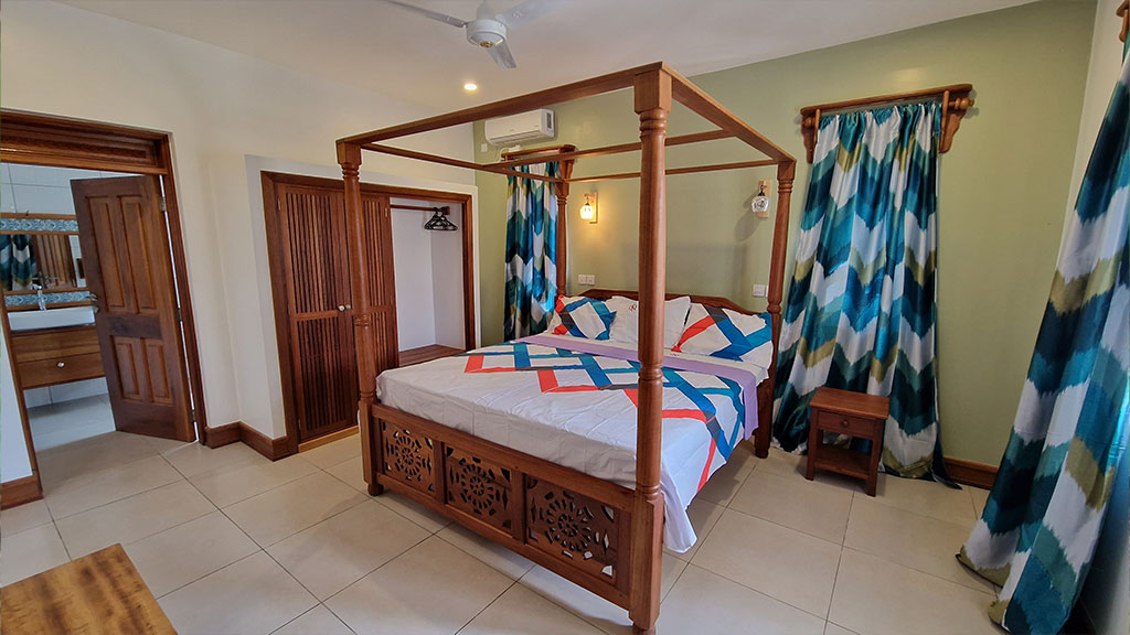 QQ Beach Villa bedroom