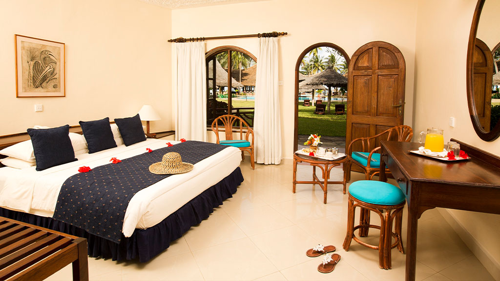 Neptune-Paradise-Beach-Resort-Spa-Diani-2