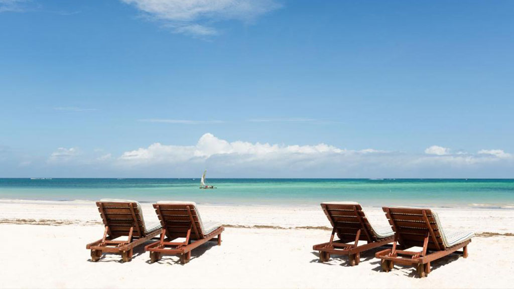 Neptune-Paradise-Beach-Resort-Spa-Diani-4