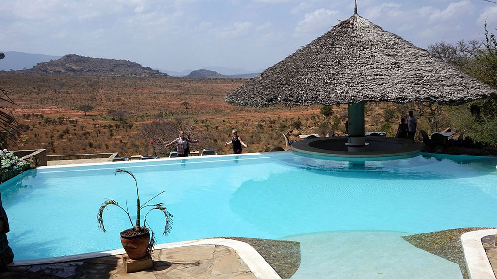 Zomeni Lion Hill Safari Lodge pool